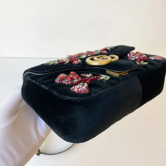 Gucci Marmont Velvet Shoulder Bag - Picture 9 of 16